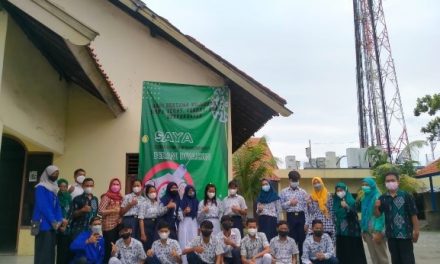 Edukasi Vaksin Covid-19 Sebagai Upaya Persiapan Pembelajaran Luring  Di Smp Barunawati Kota Semarang